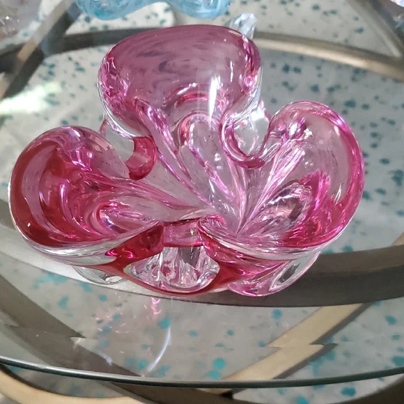 Artistic Pink Glass Vase - Picture 1 of 4
